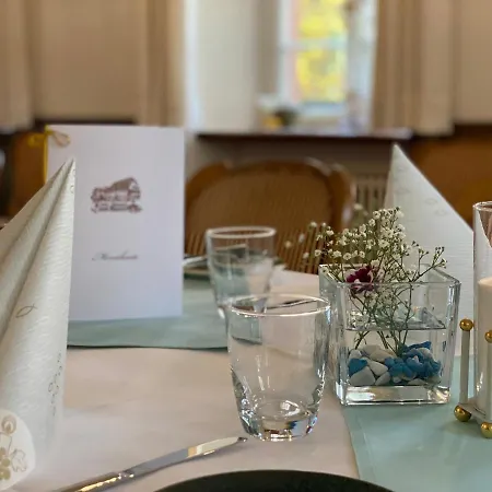 & Restaurant Zum Riesen Hotel Wallduern