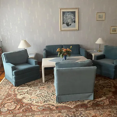 & Restaurant Zum Riesen فندق 3*