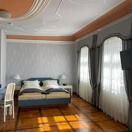 & Restaurant Zum Riesen فالدورن