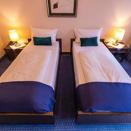 & Restaurant Zum Riesen فندق