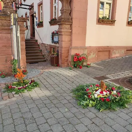 & Restaurant Zum Riesen Wallduern