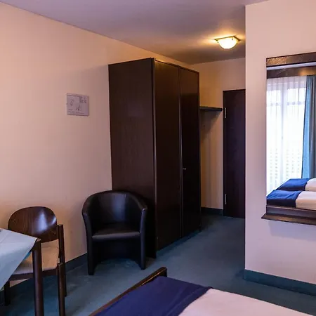 & Restaurant Zum Riesen