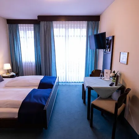 & Restaurant Zum Riesen Hotel Wallduern