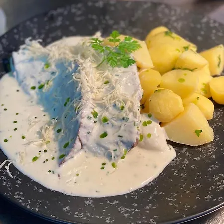 & Restaurant Zum Riesen