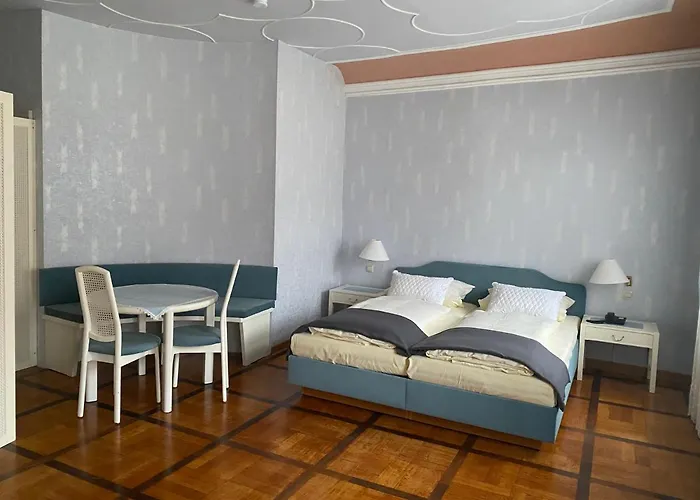 & Restaurant Zum Riesen Отель 3*