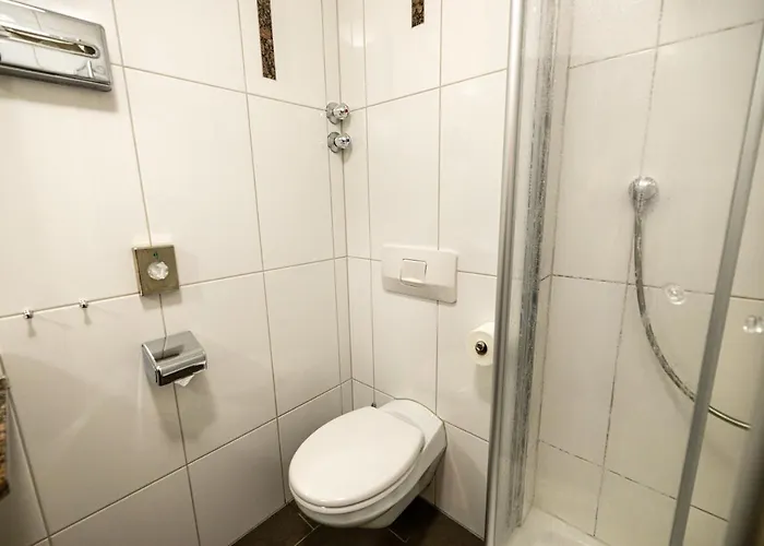 & Restaurant Zum Riesen Отель